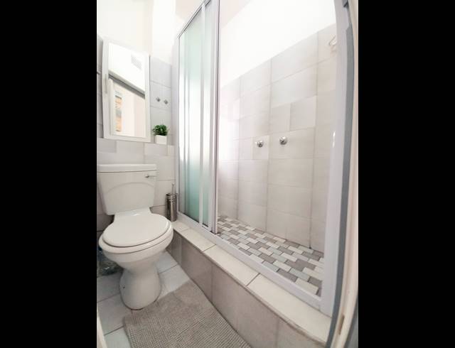 2 BEDROOM APARTMENT FOR SALE IN UVONGO BEACH